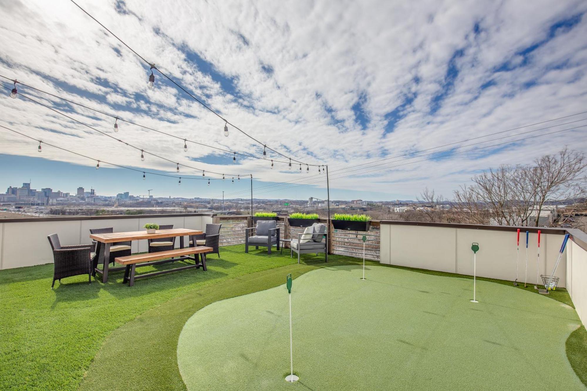 Whiskey House With Rooftop Golf, City Views! 8Min To Downtown! Sleeps 9! Nashville Exterior foto